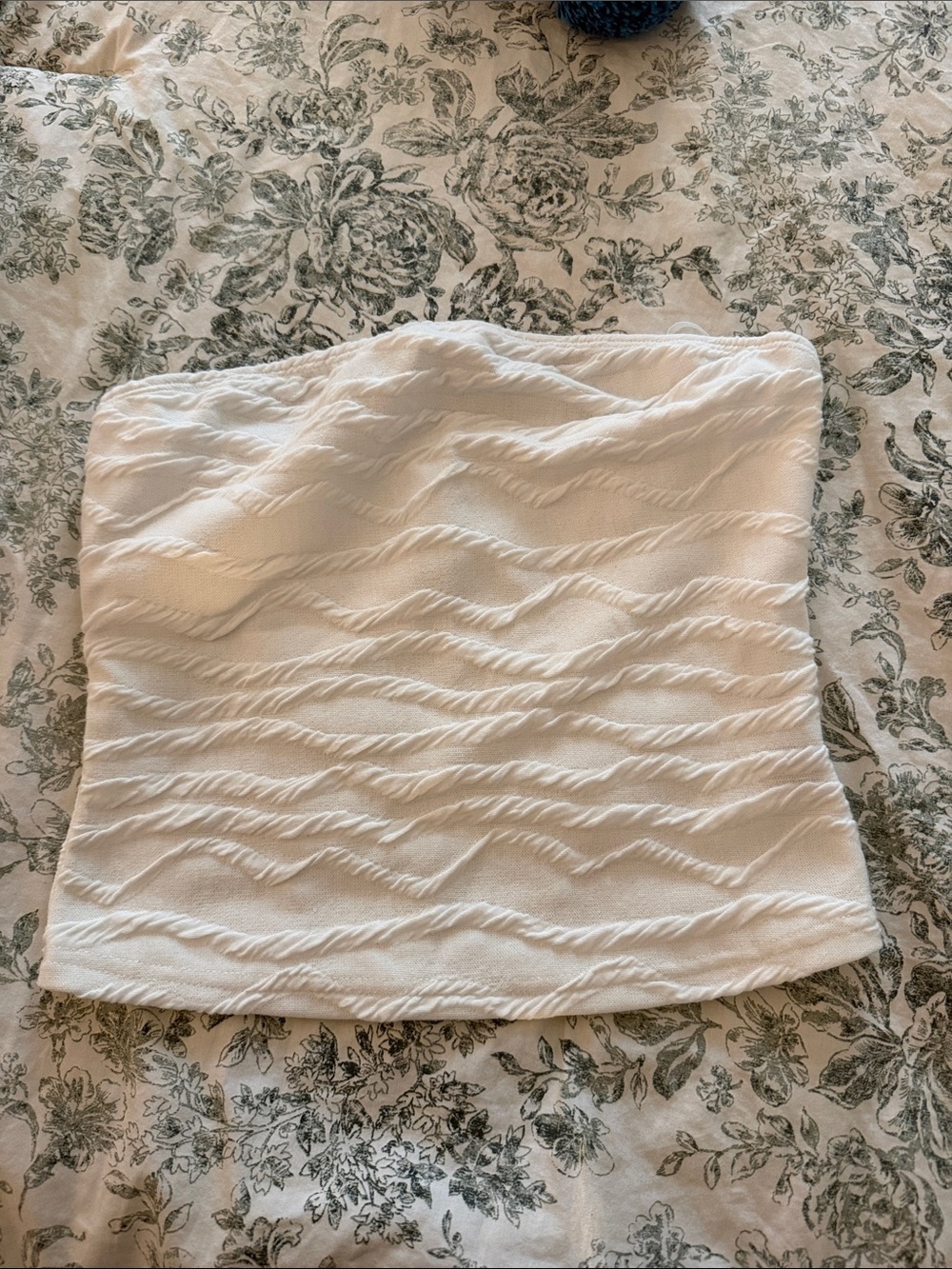 SHEIN White Textured Strapless Tube Top